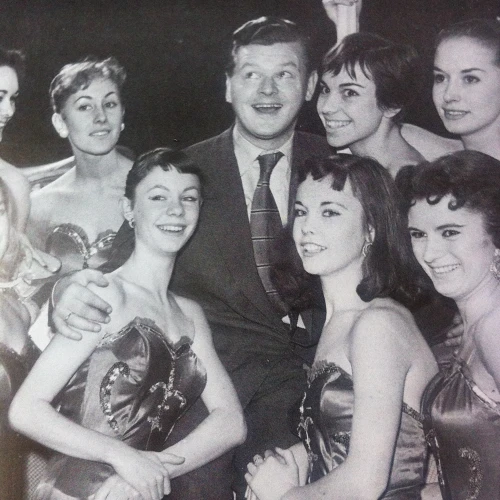 Шоу Бенни Хилла (1955) онлайн бесплатно